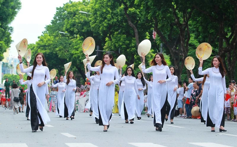 Giữ cốt cách người Hà Nội trong tầm nhìn trăm năm (Kỳ 2): Quy hoạch một thành phố, kiến tạo một cốt cách Giữ cốt cách người Hà Nội trong tầm nhìn trăm năm (Kỳ 2): Quy hoạch một thành phố, kiến tạo một cốt cách
