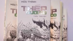 Nhà thơ Hữu Thỉnh ra mắt tiểu thuyết ‘Thép dưới cỏ’