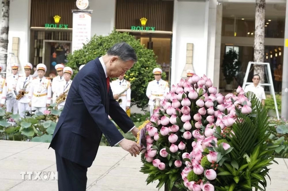 Tổng Bí thư, Chủ tịch nước Tô Lâm dự Lễ kỷ niệm 50 năm Ngày thành phố Sài Gòn-Gia Định vinh dự mang tên Chủ tịch Hồ Chí Minh