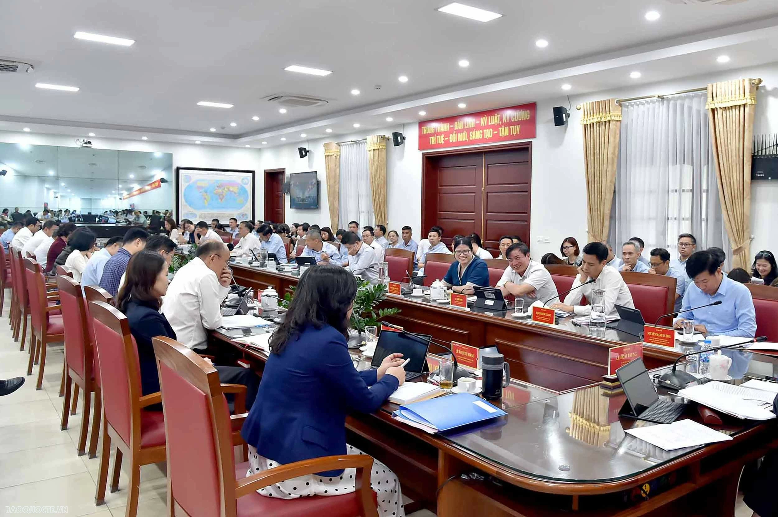 Bộ trưởng Lê Hoài Trung: Nâng tầm tư duy, đổi mới mạnh mẽ để xây dựng nền ngoại giao toàn diện, hiện đại