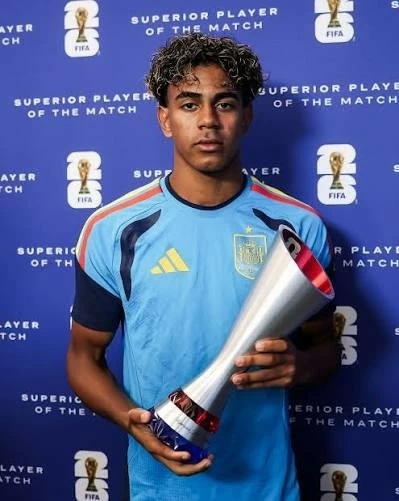 Phá vỡ kỷ lục của Mbappe, Lamine Yamal nhận danh hiệu cao quý
