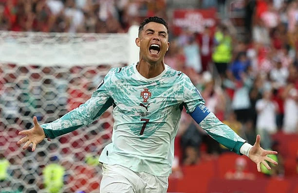 Cristiano Ronaldo phá dớp, lần đầu ghi bàn ở knock-out World Cup