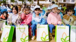 Hơn 15.700 học sinh vùng khó khăn được hỗ trợ từ chương trình ‘Sữa đậu nành học đường’ năm học 2025 - 2026