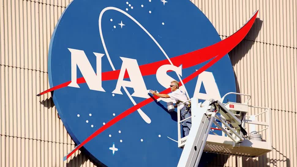 Nỗ lực giải cứu đài thiên văn của NASA trước nguy cơ rơi tự do