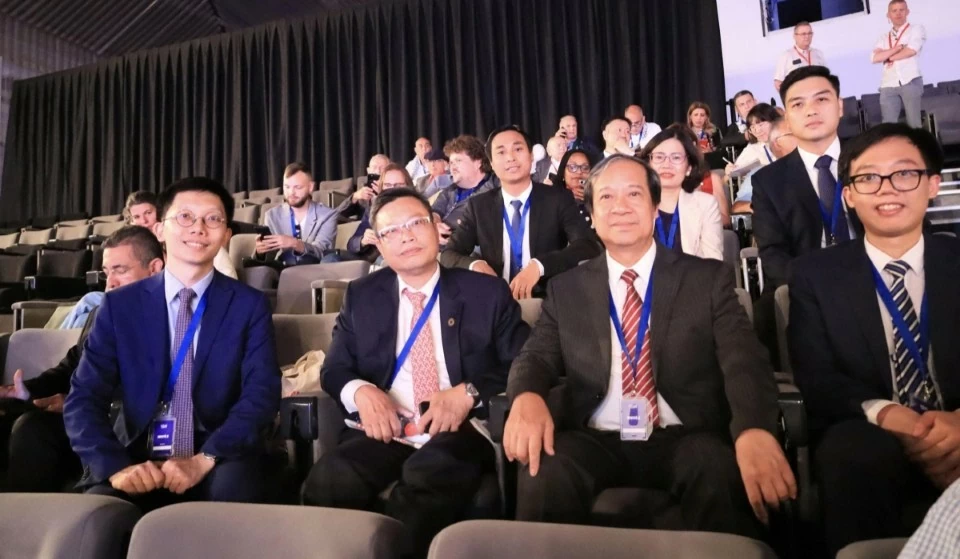 Đoàn đại biểu Đảng Cộng sản Việt Nam tham dự Đại hội lần thứ 40 của Đảng Cộng sản Pháp