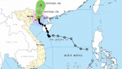 Tâm bão số 1 trên vùng bờ biển Quảng Ninh, di chuyển theo hướng Bắc, sắp suy yếu thành áp thấp nhiệt đới