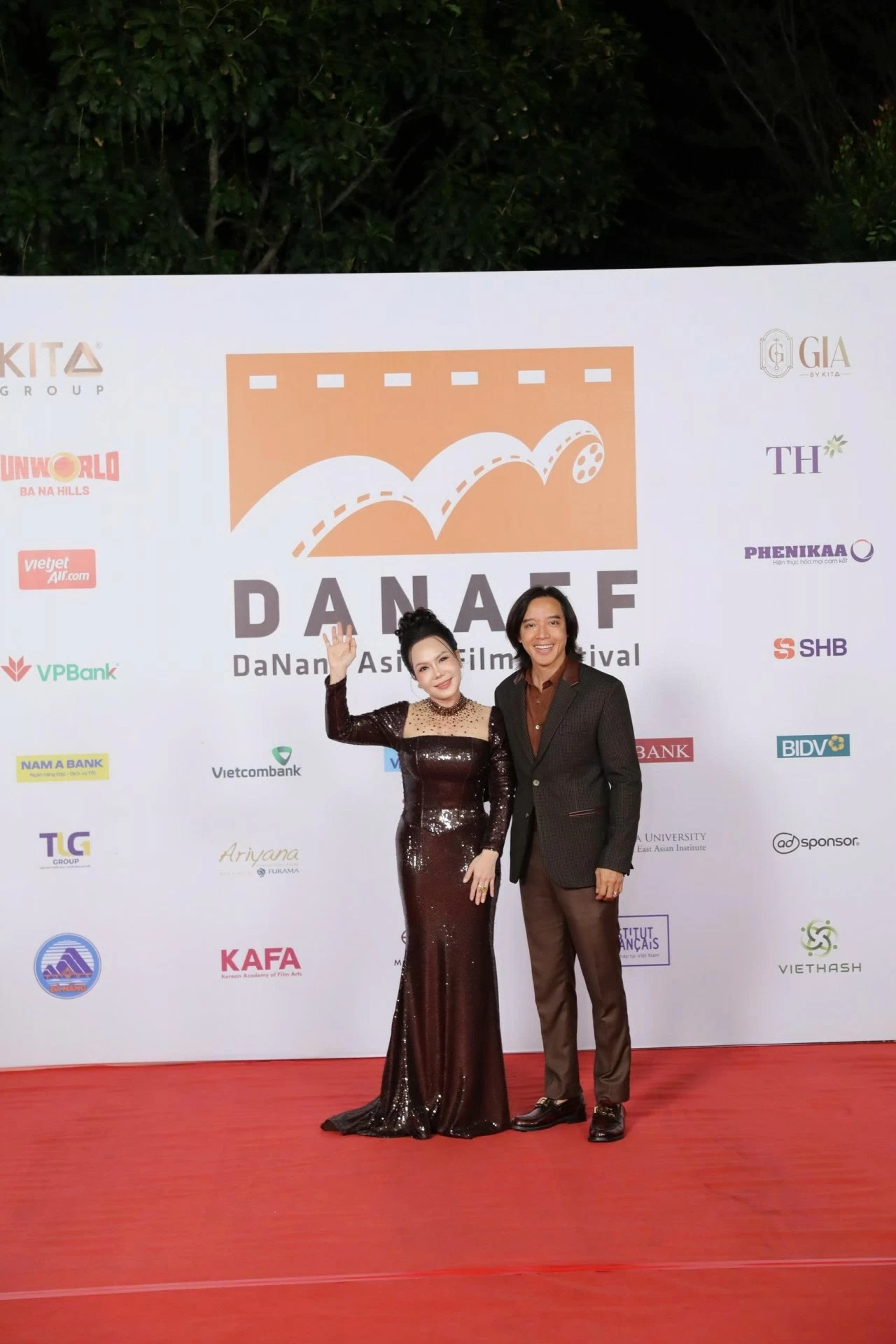 Không khí sôi động tại thảm đỏ bế mạc DANAFF IV Không khí sôi động tại thảm đỏ bế mạc DANAFF IV