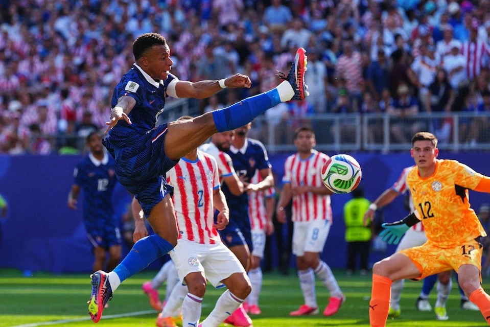 Kết quả bóng đá World Cup 2026: Pháp 1-0 Paraguay: Mbappé áp sát kỷ lục ghi bàn của Messi, Pháp chạm trán một đối thủ nhiều duyên nợ ở tứ kết Kết quả bóng đá World Cup 2026: Pháp 1-0 Paraguay: Mbappé áp sát kỷ lục ghi bàn của Messi, Pháp chạm trán một đối thủ nhiều duyên nợ ở tứ kết