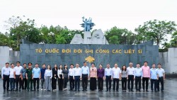Hành trình tri ân trên đất lửa Quảng Trị: Tiếp sức những người lính ngày đêm đưa liệt sĩ trở về