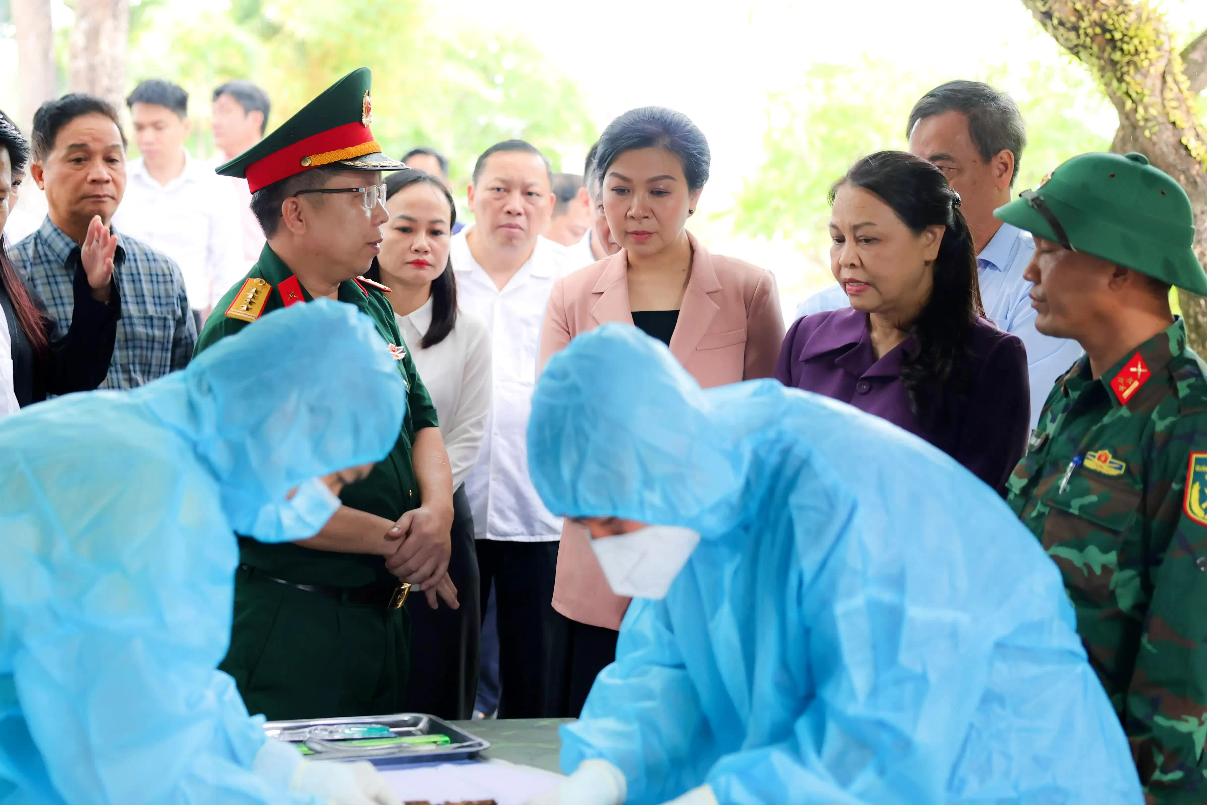 Hành trình tri ân trên đất lửa Quảng Trị: Tiếp sức những người lính ngày đêm đưa liệt sĩ trở về Hành trình tri ân trên đất lửa Quảng Trị: Tiếp sức những người lính ngày đêm đưa liệt sĩ trở về