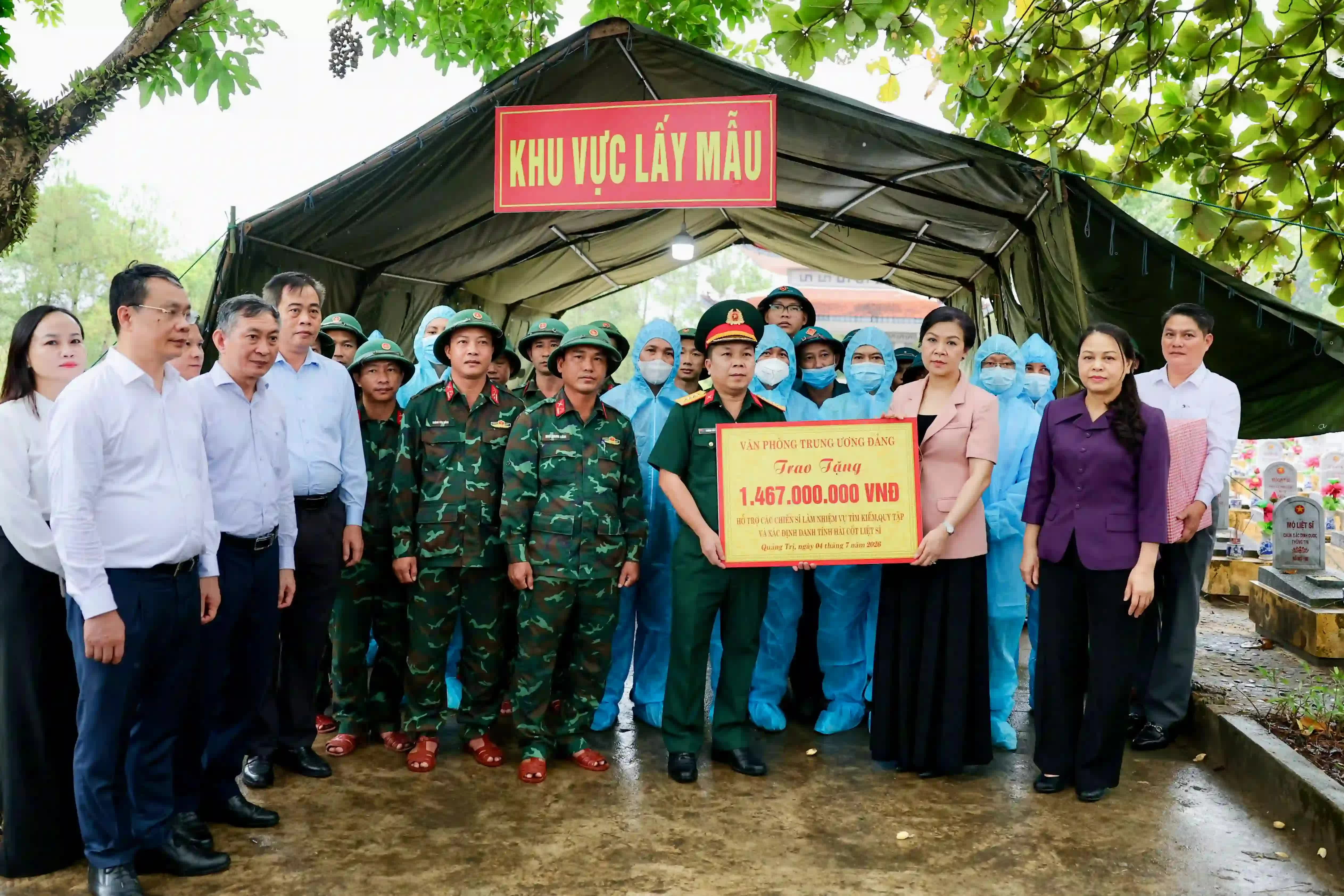 Hành trình tri ân trên đất lửa Quảng Trị: Tiếp sức những người lính ngày đêm đưa liệt sĩ trở về Hành trình tri ân trên đất lửa Quảng Trị: Tiếp sức những người lính ngày đêm đưa liệt sĩ trở về