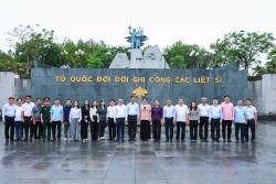 Hành trình tri ân trên đất lửa Quảng Trị: Tiếp sức những người lính ngày đêm đưa liệt sĩ trở về