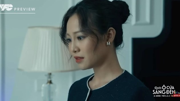 Dưới ô cửa sáng đèn tập 22: Hoàng bày ra vở kịch để được bỏ qua vụ lấy cắp 15 chỉ vàng?
