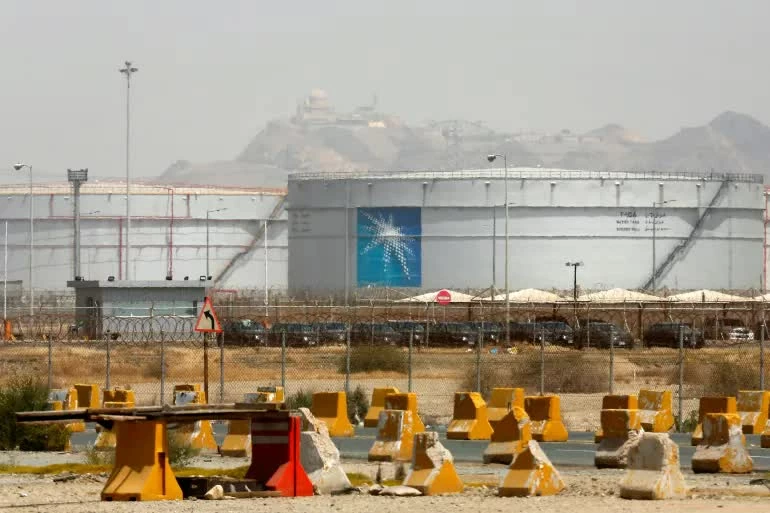 Các bồn chứa dầu tại cơ sở của Aramco ở thành phố Jeddah, Saudi Arabia. OPEC+ tiếp tục nâng sản lượng trong bối cảnh thị trường năng lượng dần ổn định trở lại sau những biến động địa chính trị gần đây. (Nguồn: Al Jazeera)