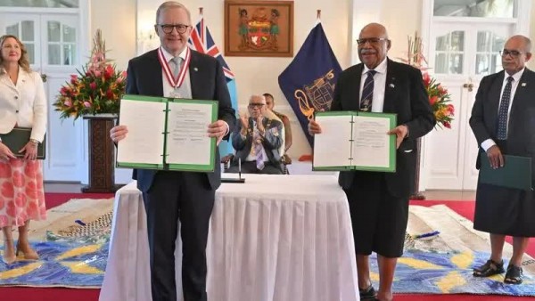 Australia-Fiji ký kết hiệp ước ràng buộc nghĩa vụ phòng thủ chung