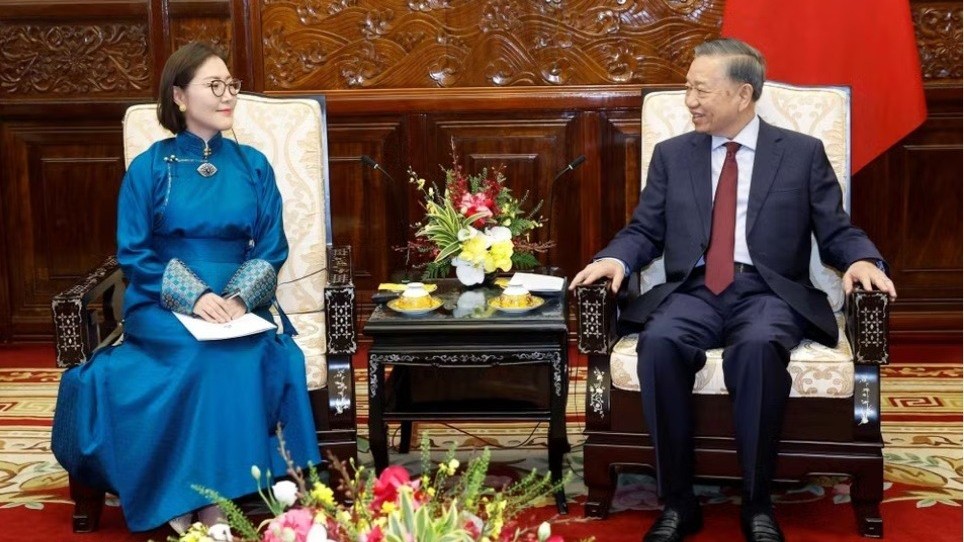 Thư, điện mừng kỷ niệm lần thứ 105 Quốc khánh Mông Cổ