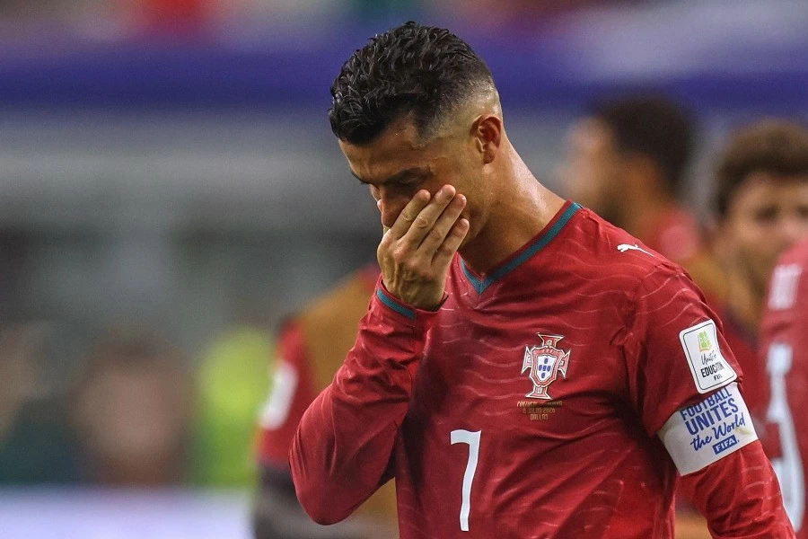 Từ cậu bé tuổi 21 đến huyền thoại bóng đá thế giới: Hành trình 6 kỳ World  Cup của Cristiano Ronaldo