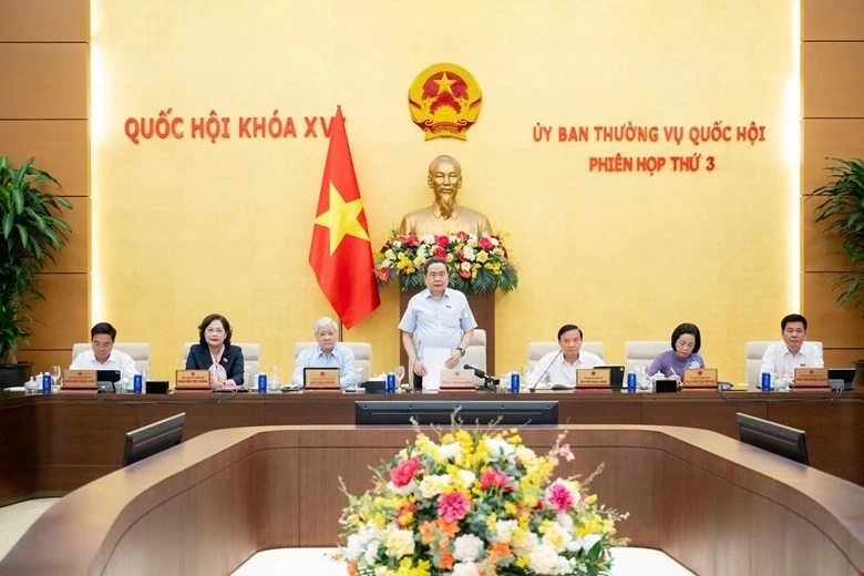 Phiên họp thứ 4 của Ủy ban Thường vụ Quốc hội: Xem xét khối lượng lớn các dự án Luật quan trọng Phiên họp thứ 4 của Ủy ban Thường vụ Quốc hội: Xem xét khối lượng lớn các dự án Luật quan trọng