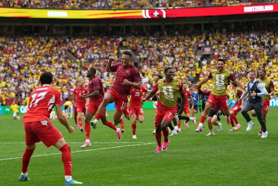 Kết quả bóng đá World Cup 2026: Thụy Sỹ 0-0 Colombia (pen 4-3): Thụy Sỹ phá dớp 72 năm để vào tứ kết sau loạt đấu súng nghẹt thở