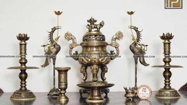 Bộ đỉnh đồng Đệ Nhất Đỉnh mang vẻ đẹp bền vững theo thời gian