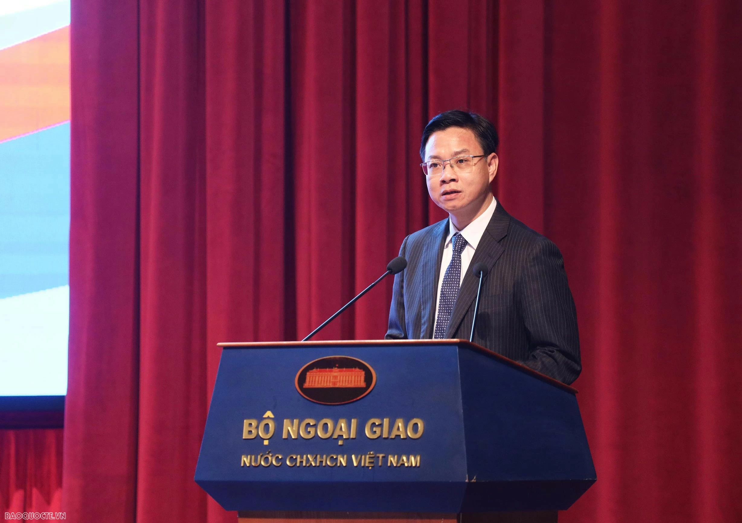 Thứ trưởng Ngô Lê Văn đề nghị các bộ, ngành, địa phương chủ động quán triệt và tổ chức thực hiện thống nhất các quy định mới. (Ảnh: Thành Long) Thứ trưởng Ngô Lê Văn đề nghị các bộ, ngành, địa phương chủ động quán triệt và tổ chức thực hiện thống nhất các quy định mới. (Ảnh: Thành Long)