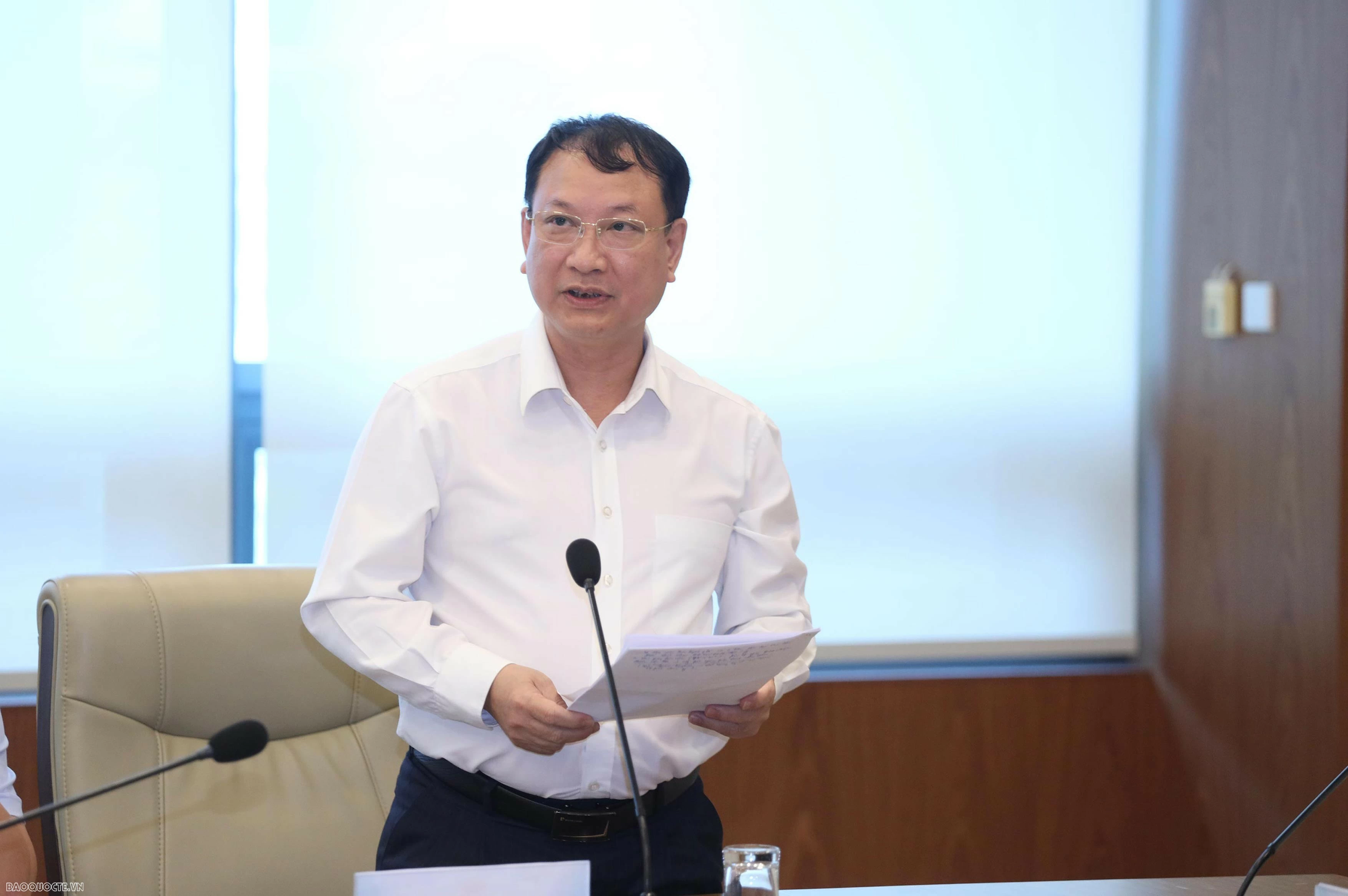 Thiếu tướng Đặng Khắc Chất, Phó Cục trưởng Cục An ninh Đối ngoại phát biểu tại Hội nghị. (Ảnh: Thành Long)