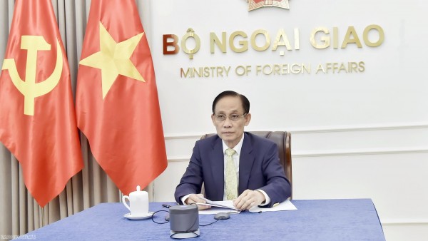 Foreign Minister Le Hoai Trung holds phone talks with Mexican Foreign Minister Roberto Velasco Álvarez