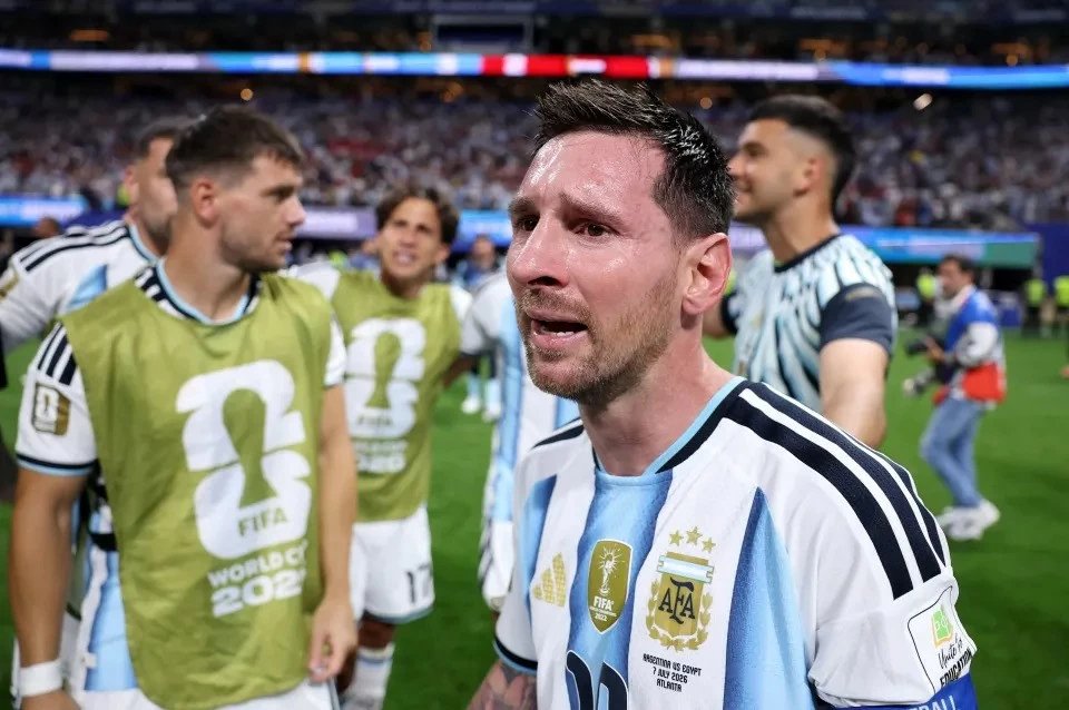 Messi nghẹn ngào tri ân đồng đội sau màn ngược dòng lịch sử trước Ai Cập: Những gì tập thể này làm được thật phi thường