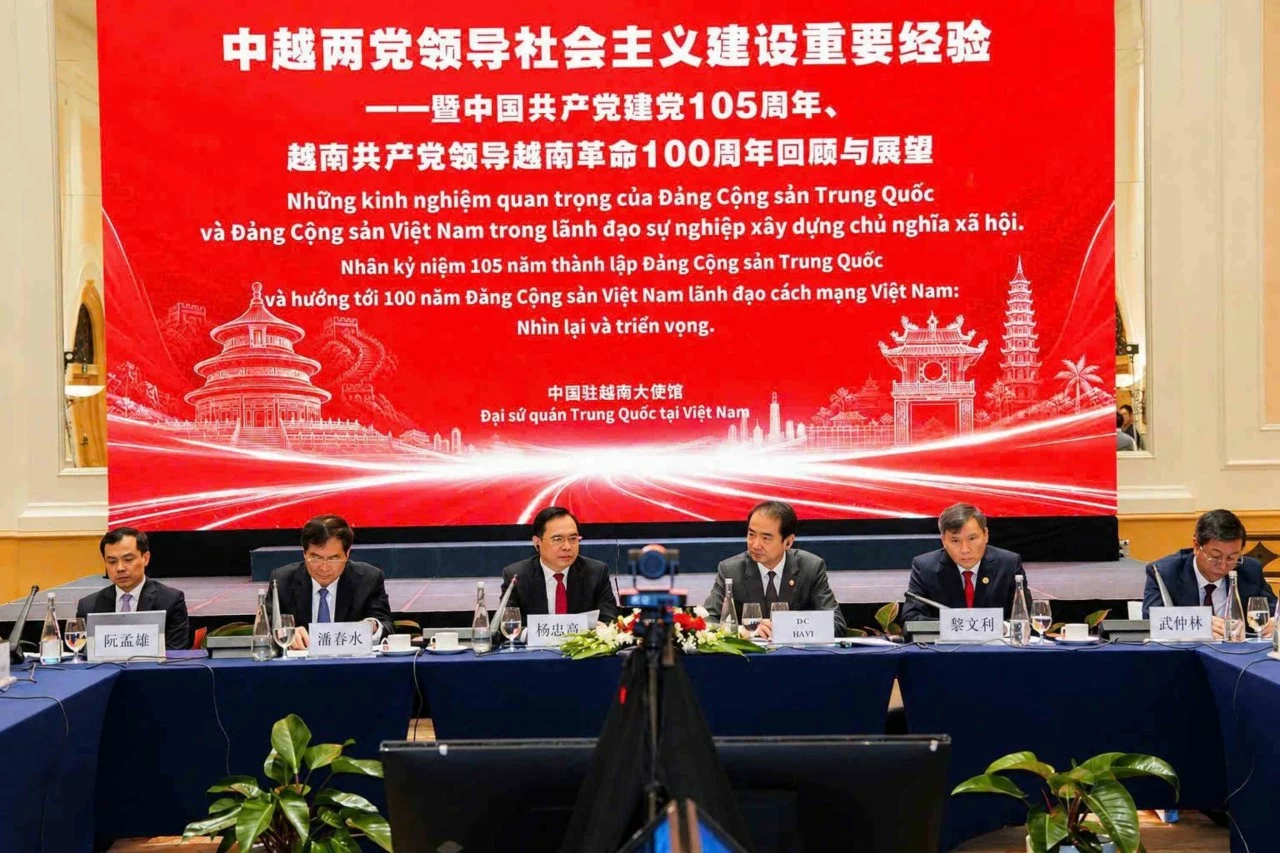Chung lý tưởng, hướng tới tương lai