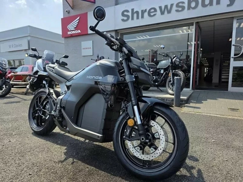Ngoại hình của Honda WN7 mang phong cách naked bike với những đường nét gọn gàng nhưng khỏe khoắn.