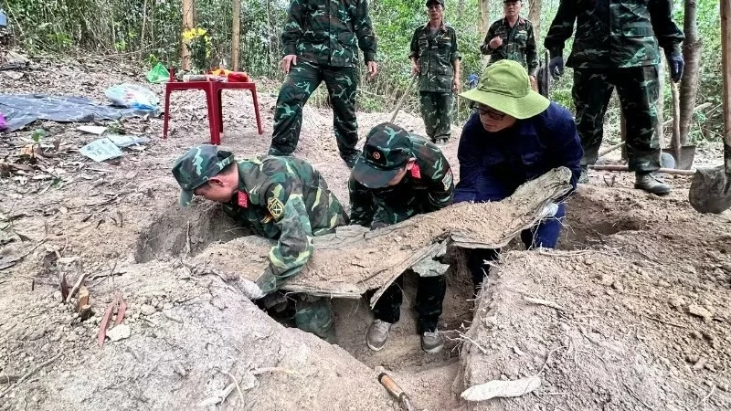 Ký ức của cựu giao liên 96 tuổi giúp tìm thấy 2 hài cốt liệt sĩ