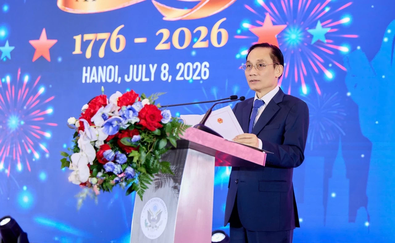 Ủy vi&ecirc;n Bộ Ch&iacute;nh trị, B&iacute; thư Đảng ủy Bộ, Bộ trưởng Ngoại giao L&ecirc; Ho&agrave;i Trung ph&aacute;t biểu tại buổi lễ. (Nguồn: Đại sứ qu&aacute;n Mỹ tại Việt Nam)