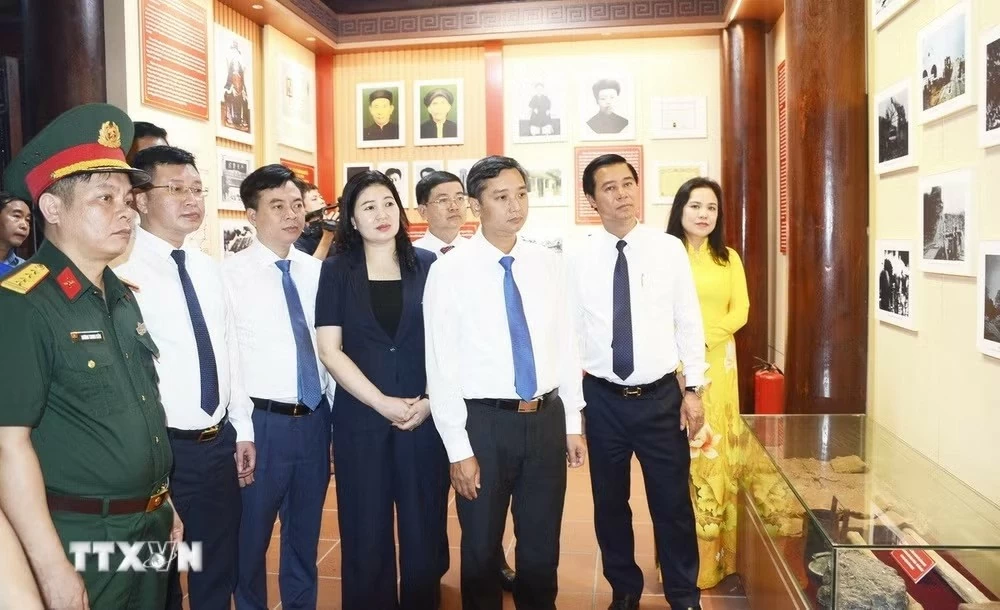 Dâng hương tưởng nhớ nhân 114 năm Ngày sinh Tổng Bí thư Nguyễn Văn Cừ