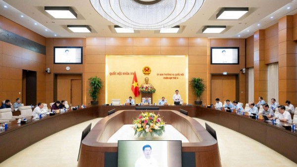 Uỷ ban Thường vụ Quốc hội cho ý kiến về dự án Luật Dầu khí (sửa đổi)