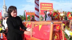 Phó Chủ tịch Quốc hội Nguyễn Thị Hồng dự lễ truy điệu, an táng hài cốt liệt sĩ quân tình nguyện và chuyên gia Việt Nam