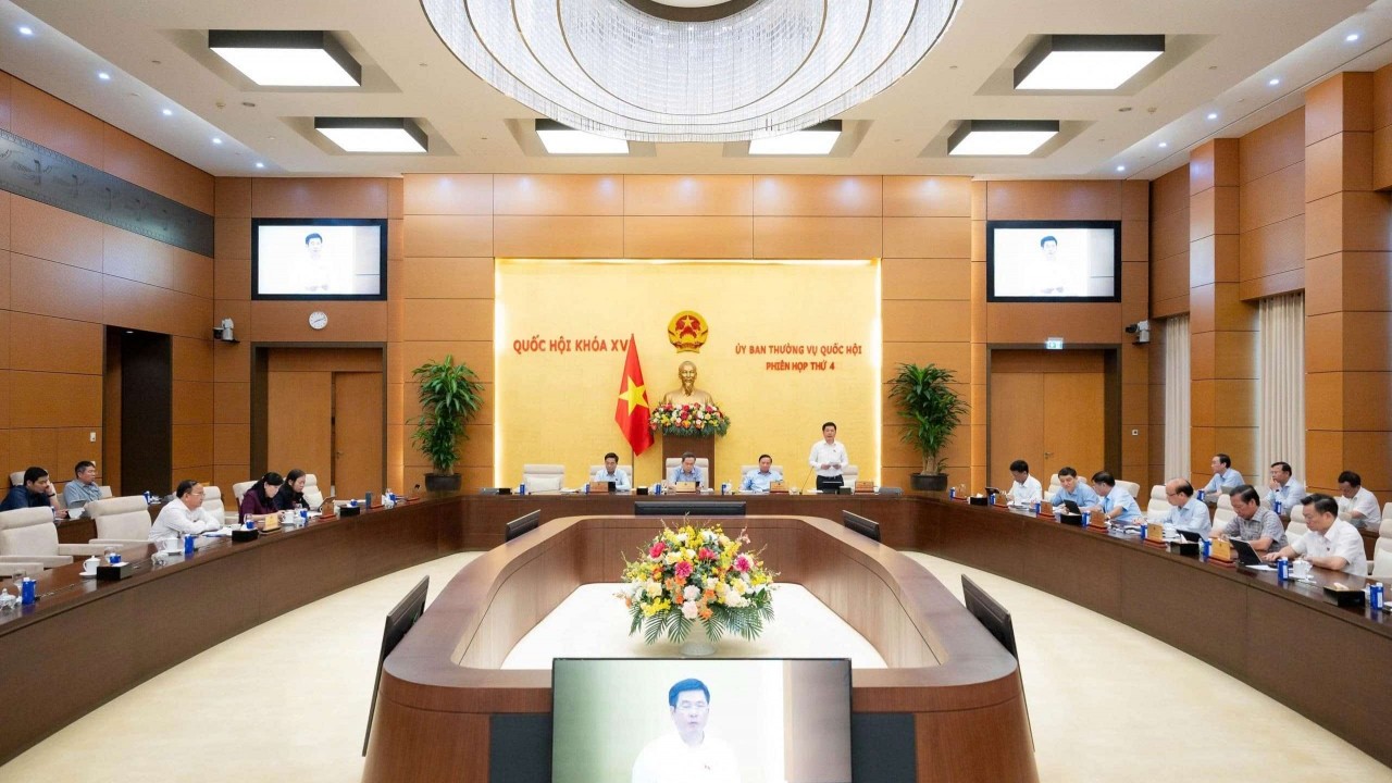 Uỷ ban Thường vụ Quốc hội cho ý kiến về dự án Luật Dầu khí (sửa đổi)