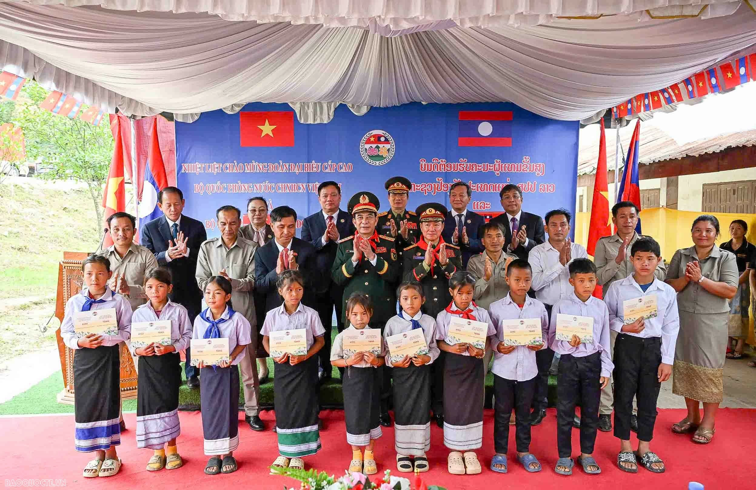 việt -lào