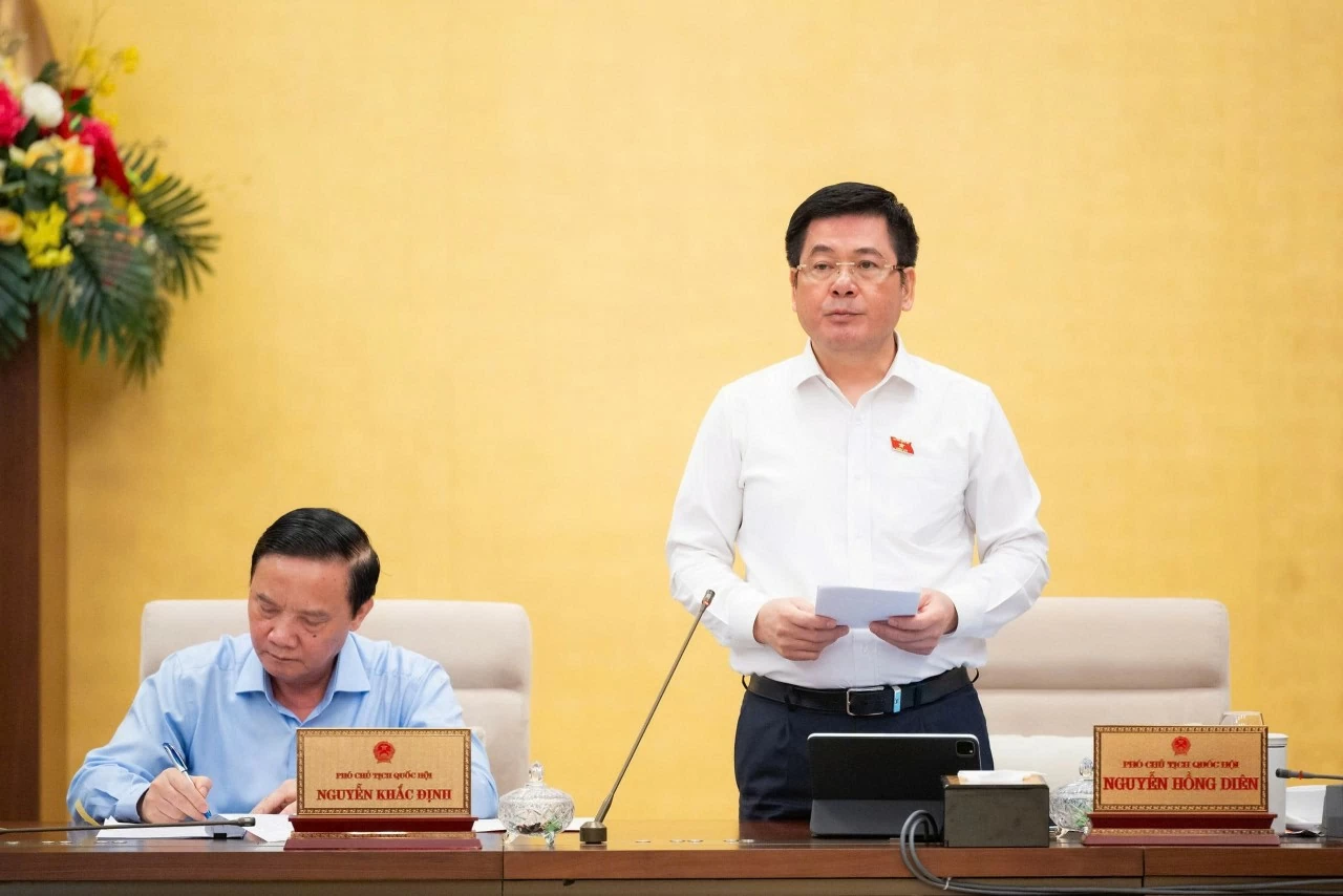 Uỷ ban Thường vụ Quốc hội cho ý kiến về dự án Luật Dầu khí (sửa đổi)