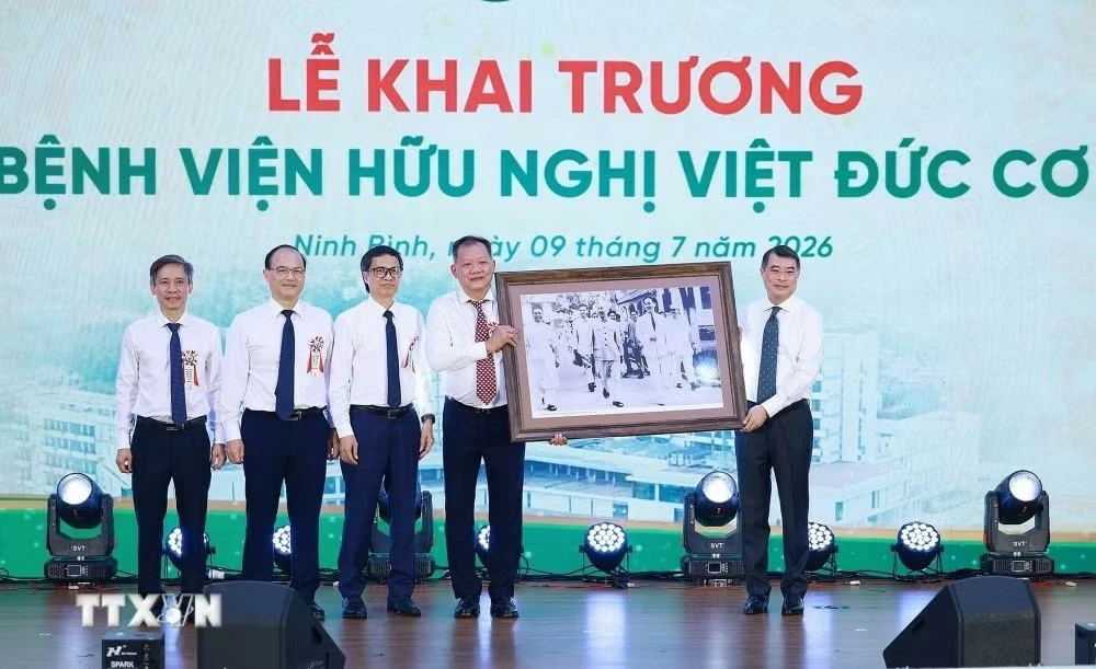 Thủ tướng Lê Minh Hưng: Cơ cấu lại mạng lưới khám, chữa bệnh theo hướng hiện đại Thủ tướng Lê Minh Hưng: Cơ cấu lại mạng lưới khám, chữa bệnh theo hướng hiện đại