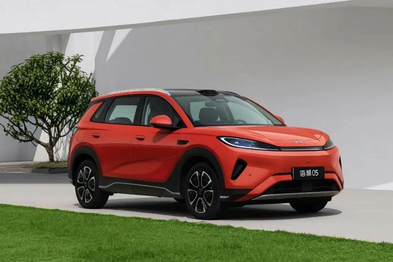 Tại Trung Quốc, BYD Sealion 05 được định vị ở phân khúc SUV cỡ C với giá khởi điểm từ 97.900 Nhân dân tệ. Tại Trung Quốc, BYD Sealion 05 được định vị ở phân khúc SUV cỡ C với giá khởi điểm từ 97.900 Nhân dân tệ.