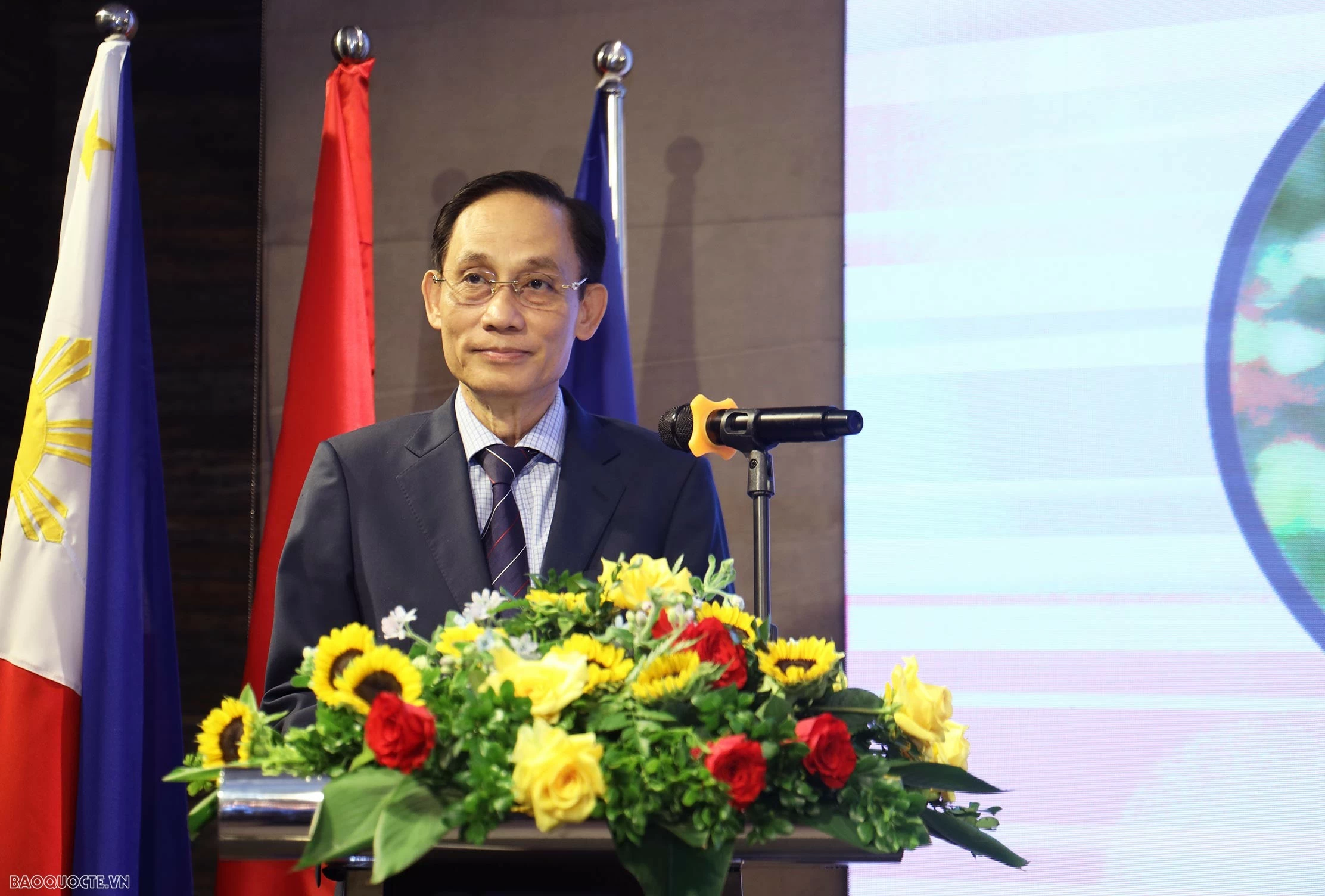 Ủy viên Bộ Chính trị, Bí thư Đảng ủy Bộ, Bộ trưởng Ngoại giao Lê Hoài Trung phát biểu tại buổi Lễ. (Ảnh: Thành Long) Ủy viên Bộ Chính trị, Bí thư Đảng ủy Bộ, Bộ trưởng Ngoại giao Lê Hoài Trung phát biểu tại buổi Lễ. (Ảnh: Thành Long)