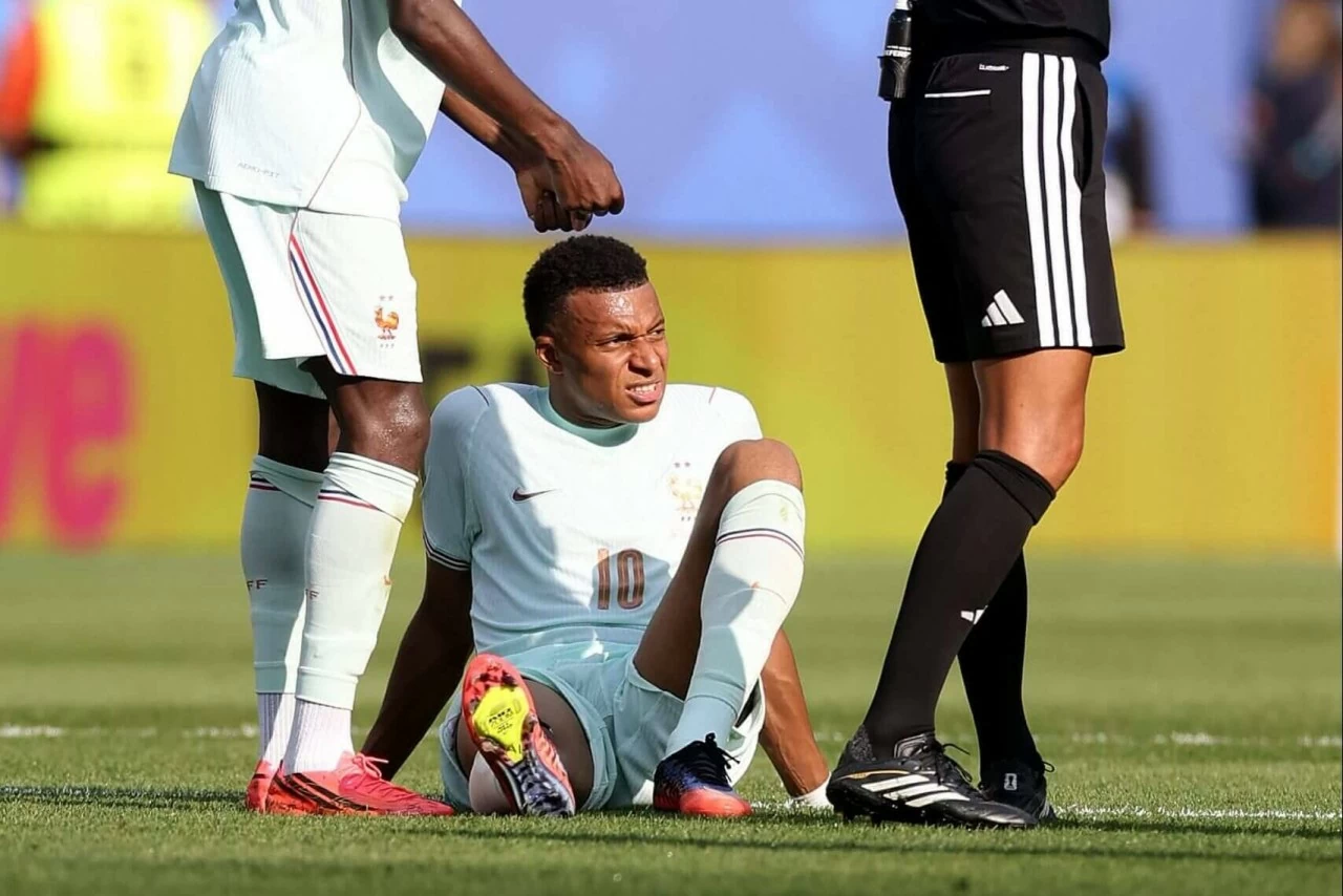 Mbappe lên tiếng về chấn thương sau chiến thắng trước Morocco, tuyển Pháp thở phào trước bán kết World Cup Mbappe lên tiếng về chấn thương sau chiến thắng trước Morocco, tuyển Pháp thở phào trước bán kết World Cup