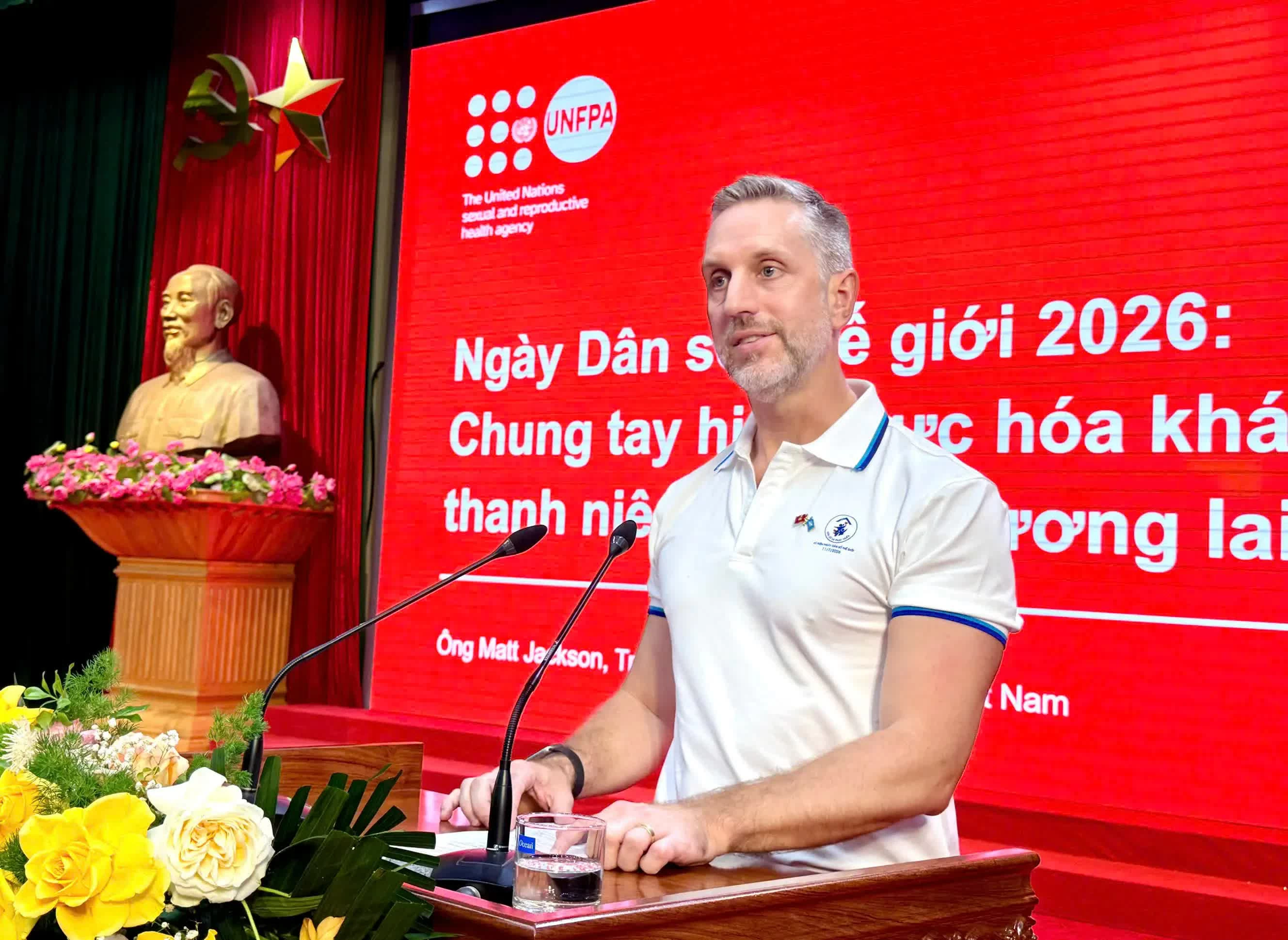 Ông Matt Jackson, Trưởng đại diện UNFPA tại Việt Nam, trình bày kết quả Khảo sát Tương lai Nhân khẩu học 2026. (Nguồn: UNFPA)