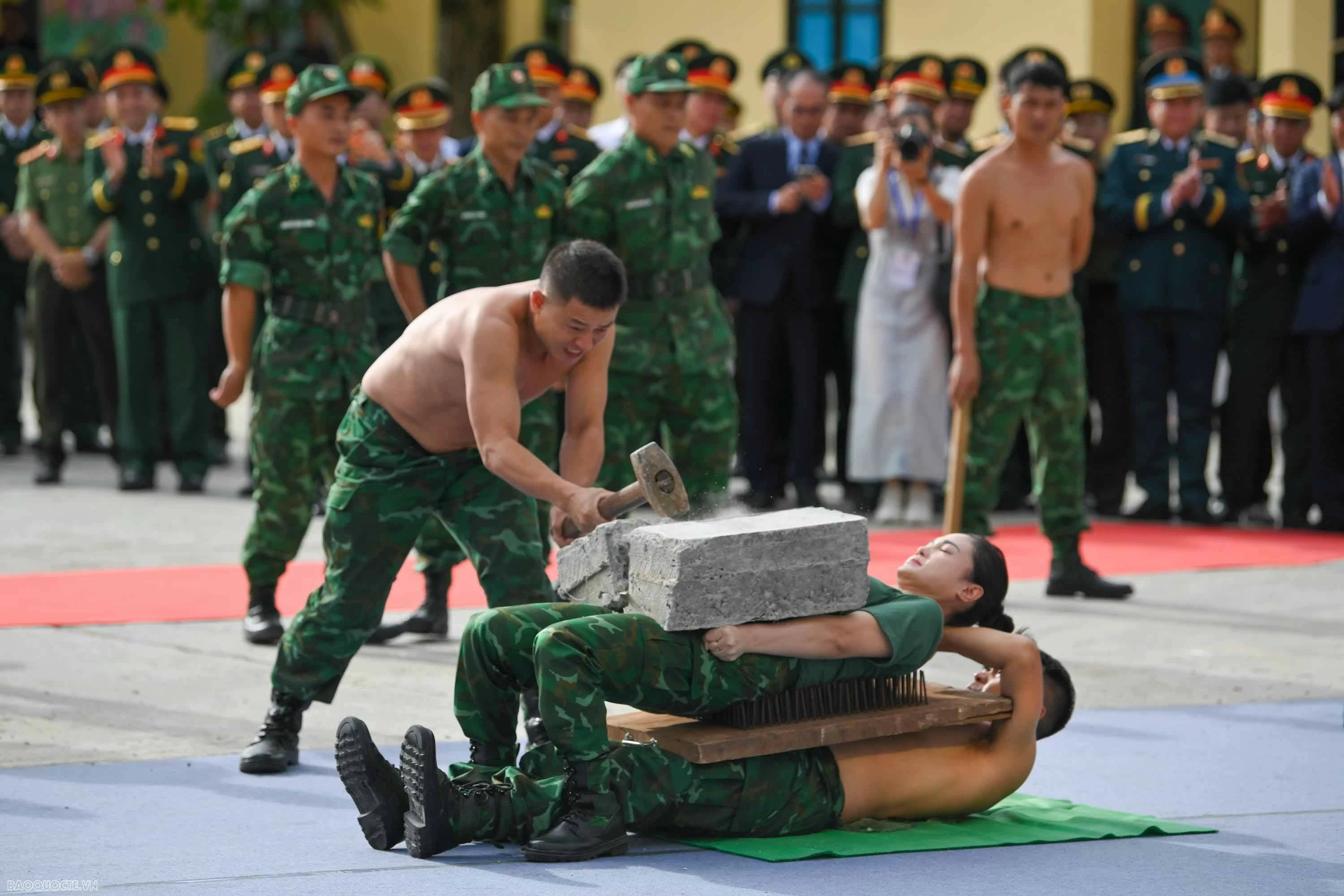 Việt Nam - Lào tiếp tục vun đắp tình hữu nghị từ những hoạt động thiết thực nơi biên giới