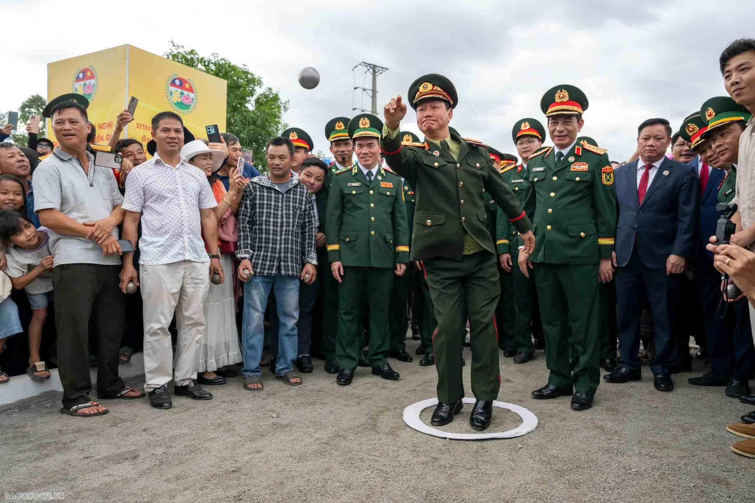 Việt Nam   Lào tiếp tục vun đắp tình hữu nghị từ những hoạt động thiết thực nơi biên giới