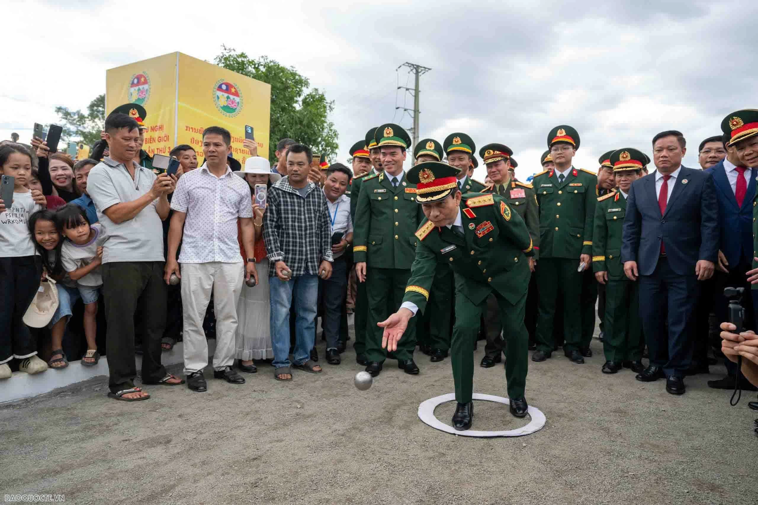 Việt Nam   Lào tiếp tục vun đắp tình hữu nghị từ những hoạt động thiết thực nơi biên giới