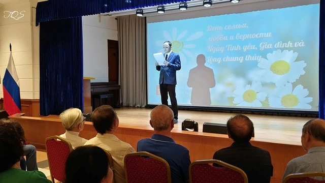 Trung tâm Khoa học và Văn hóa Nga tại Hà Nội tổ chức hoạt động kỷ niệm Ngày Gia đình, Tình yêu và Lòng chung thủy Trung tâm Khoa học và Văn hóa Nga tại Hà Nội tổ chức hoạt động kỷ niệm Ngày Gia đình, Tình yêu và Lòng chung thủy