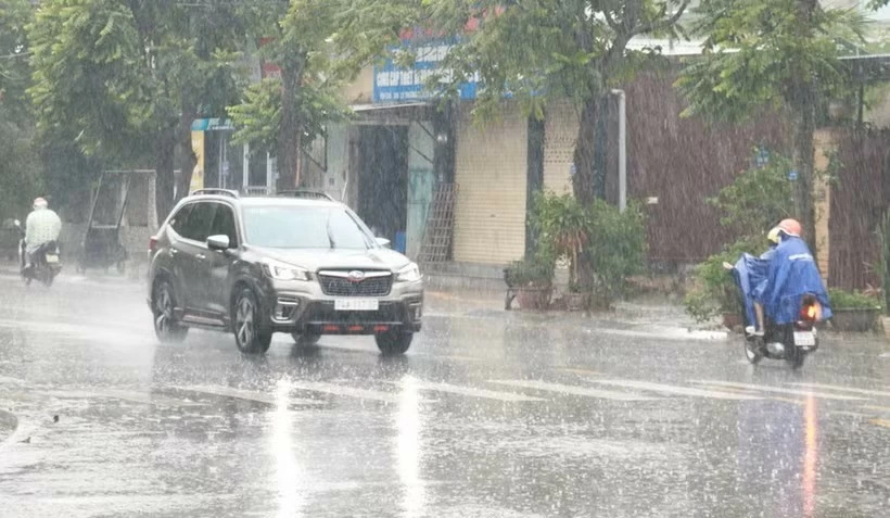 Cảnh báo mưa dông ở Hà Nội, lũ quét và sạt lở đất ở 4 tỉnh phía Bắc Cảnh báo mưa dông ở Hà Nội, lũ quét và sạt lở đất ở 4 tỉnh phía Bắc