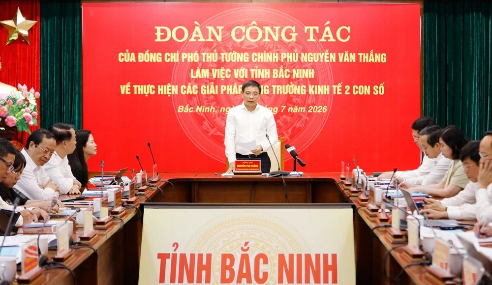 Phó Thủ tướng Chính phủ Nguyễn Văn Thắng phát biểu tại buổi làm việc. (Ảnh: PV)