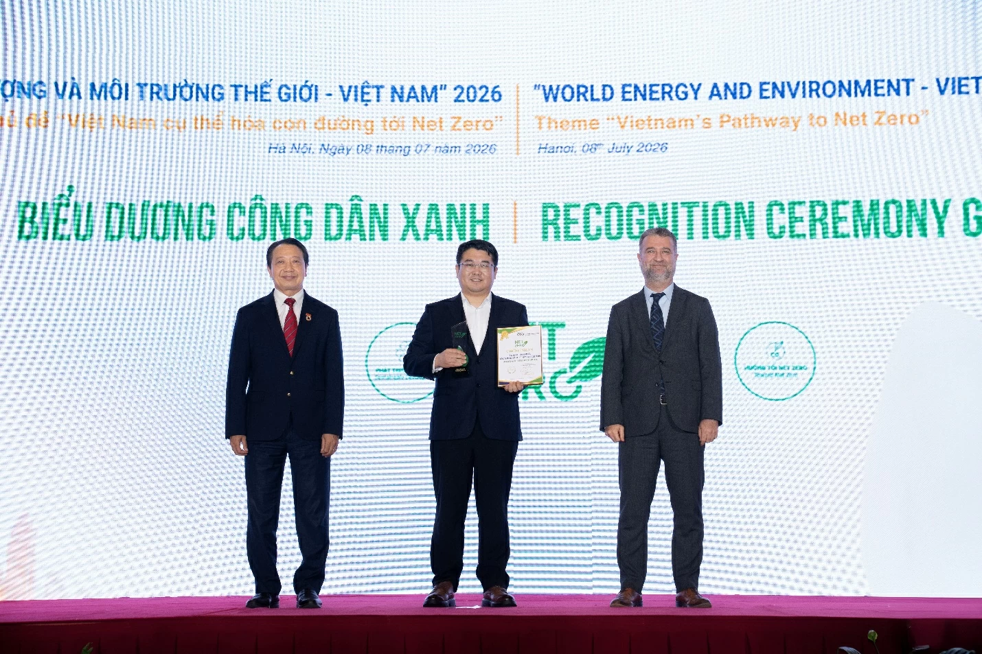 YADEA Việt Nam giành cú đúp giải thưởng tại Diễn đàn Năng lượng và Môi trường thế giới Việt Nam 2026 YADEA Việt Nam giành cú đúp giải thưởng tại Diễn đàn Năng lượng và Môi trường thế giới Việt Nam 2026